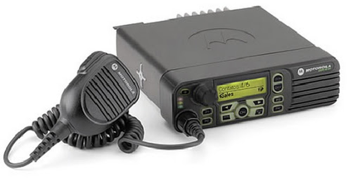 Radio Motorola DGM6100 Digital LAM27TPH9LA1AN UHF 450-527 MHZ